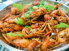 麻辣小龙虾-老东镇啤酒屋海鲜加工·蒸汽海鲜·海鲜烧烤(台东店)