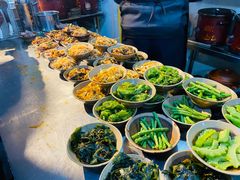 -董哥山城碗碗香(美专校街店)