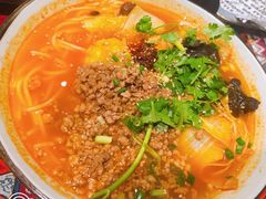 云南麻辣肉沫米线-火塘云南烧烤大排档