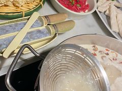 -尚尚仙·酸汤猪手·猪肚鸡火锅(华联万柳购物中心店)