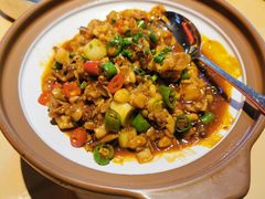 砂锅香辣牛蛙-青云巷·地道湖北菜·武昌鱼(黄鹤楼店)