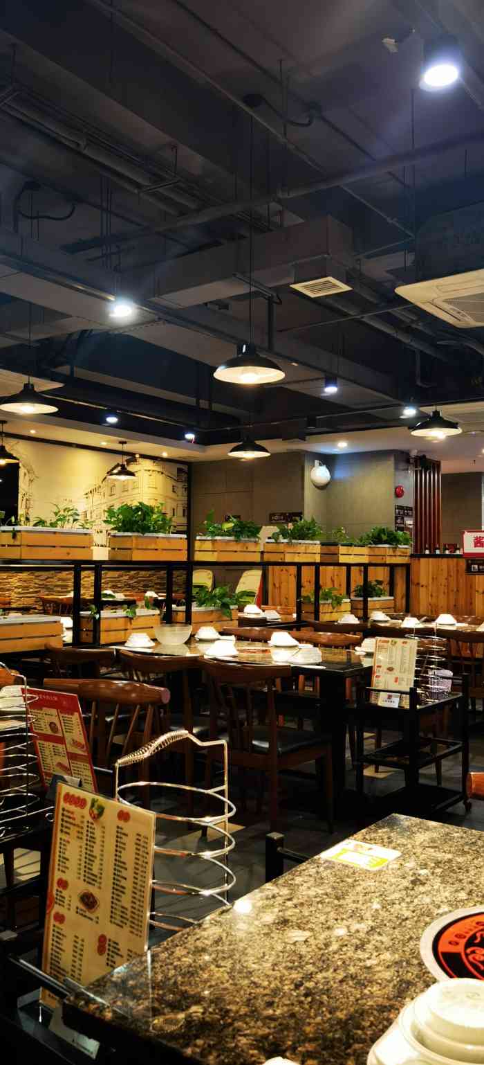 八合里牛肉火锅店(民治万众城店)-"工作日下午6点多到,还不用排队
