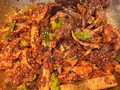 鸭爪大虾双拼-嘎嘎鸭下巴·爆辣干锅(明教寺店)