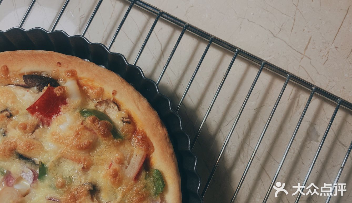 自制海鲜至尊披萨🍕