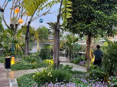 -茅草房·河畔园林火锅