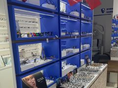 -美式眼镜·授权蔡司.依视路.尼康.豪雅.明月(南翔印象城店)