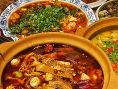 -李双猪·小龙虾·烧烤·羊肉煲(乐山店)