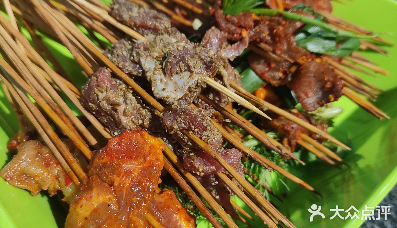 邱记开心涮涮｜良心平价串串🍢人均60吃到嗨[愉快]