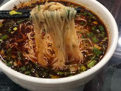 -牛一嘴·兰州牛肉面·大盘鸡(财富中心店)