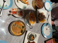 -雍容荟帝王蟹活龙虾展台自助(IFS黑金店)