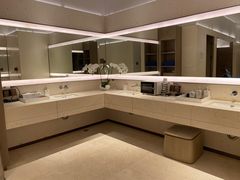 -深圳国际会展中心希尔顿酒店(前海华发冰雪世界店)