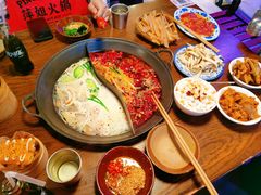 -萍姐火锅·公路夜市(武汉首店)