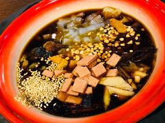 -爆炸头阿姨小四川正宗川味小吃(无任何分店)