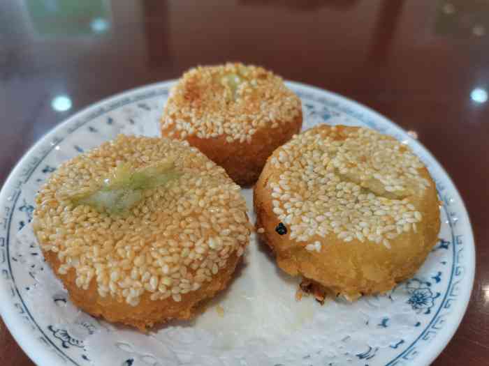 陶兴宝点心店(芙蓉路店)-"来江阴跨年 特意找来这家去吃的午餐 首先.