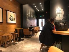 大堂-星巴克(杭州湖滨银泰E区店)