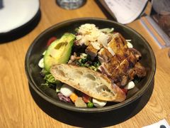 鸡肉牛油果沙拉-The Diner X餐厅(青岛万象城店)
