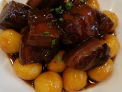小土豆红烧肉-聚友居酒楼