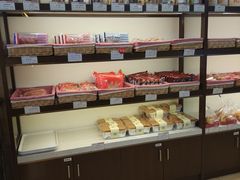 -红宝石·鲜奶小方·海派西点房(丰庄店)