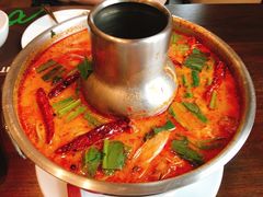 -Chom Cafe and Restaurant