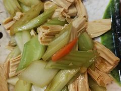 芹菜腐竹-粥公粥婆精品家常菜(青龙桥店)