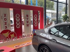 -上海宝信宝马4S店