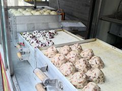 粘豆包-中山美食街