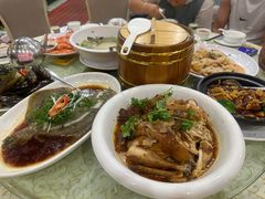 -鹏城人家海鲜酒家·23年老字号(较场尾店)