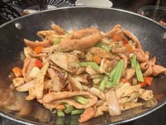 干锅肥肠-芳芳私房菜·精做淮扬菜(承德路店)