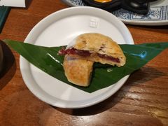 玫瑰鲜花饼-云海肴·汽锅鸡·云南代表菜(天山百盛优客店)