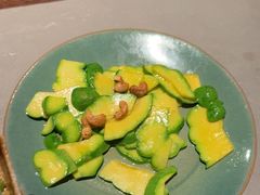 -瑞虹新天地月亮湾
