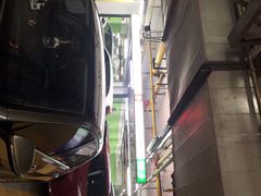 -汉商武展购物中心-停车场