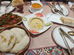 胡慕斯酱配饼-BRBR叙利亚餐厅(总店)
