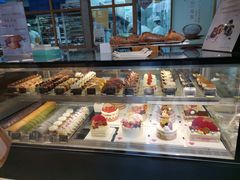 面包甜点陈列柜-Dough&Joe团憩(瑞虹天地月亮湾店)