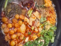 -爆炸头阿姨小四川正宗川味小吃(无任何分店)
