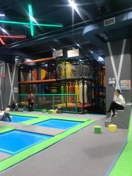 -反弹蹦床公园·亲子乐园·团建·派对(尚品奥莱店)