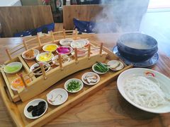 -双桥园·云南过桥米线(古城南门店)
