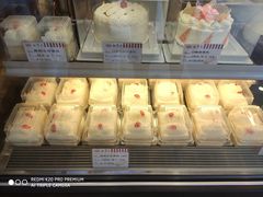 -红宝石·鲜奶小方·海派西点房(南丹店)