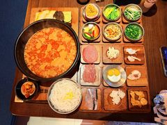 -银米·云南传统过桥米线(双廊黑金冠店)