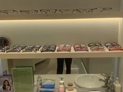 -J-Optical佳视明眼镜·蔡司视觉(青岛金茂览秀城店)