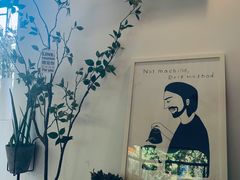 -彳亍咖啡·这里(水湾路店)