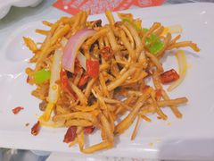 干煸茶树菇-添福来墨鱼饺子 · 海鲜东北菜(大连星海·黄浦路店)