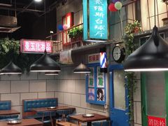 大堂-超越炭火牛蛙火锅鸡(河东店)