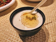 手工自制酸奶-巴扎美食·新疆菜·西域歌舞表演餐厅(新疆大厦店)