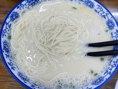-雪琴面馆富安特色鱼汤面(城中花园店)