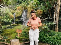 -Chom Cafe and Restaurant