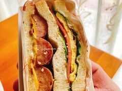 黑椒烤肠包-Cafe on warm(丹霞店)