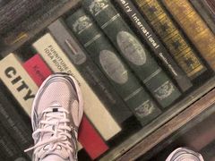 -钟书阁(松江泰晤士小镇店)