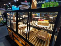 面包甜点陈列柜-苏格里岛自助海鲜烤肉火锅(集美万达店)