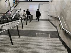 -体育场(地铁站)