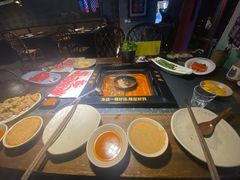 -老牌坊云南鱼豆花火锅(哈西万达店)